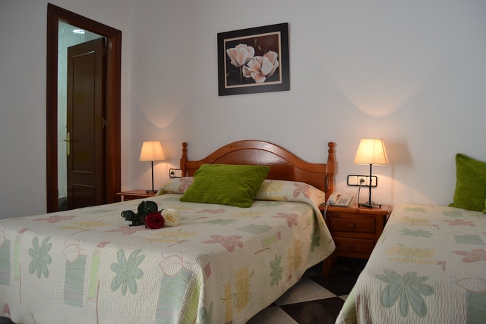 Imagen de la habitación del Hotel Oasis, Conil de la Frontera. Foto 2