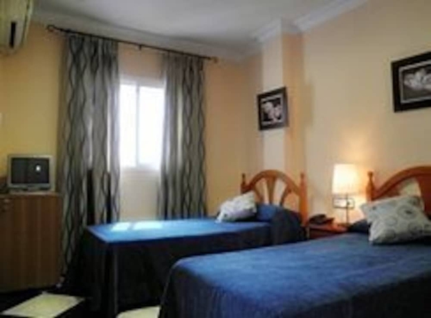 Imagen de la habitación del Hotel Oasis, Conil de la Frontera. Foto 4