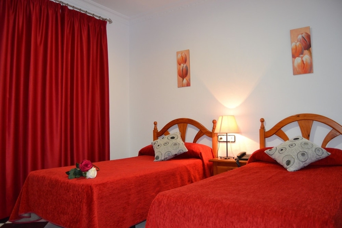 Imagen de la habitación del Hotel Oasis, Conil de la Frontera. Foto 6