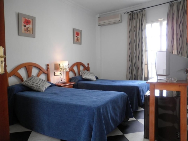 Imagen de la habitación del Hotel Oasis, Conil de la Frontera. Foto 13