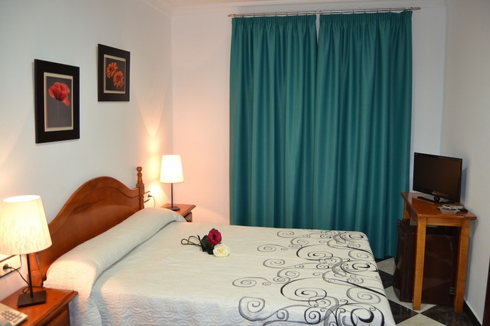 Imagen de la habitación del Hotel Oasis, Conil de la Frontera. Foto 15