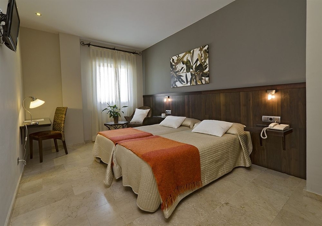 Imagen de la habitación del Hotel Oasis Cordoba. Foto 5