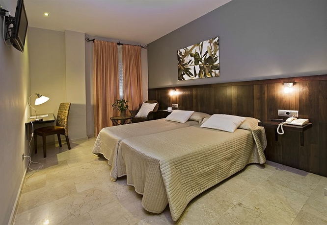 Imagen de la habitación del Hotel Oasis Cordoba. Foto 6
