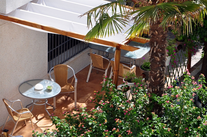 Imagen del bar/restaurante del Hotel Oasis Cordoba. Foto 2