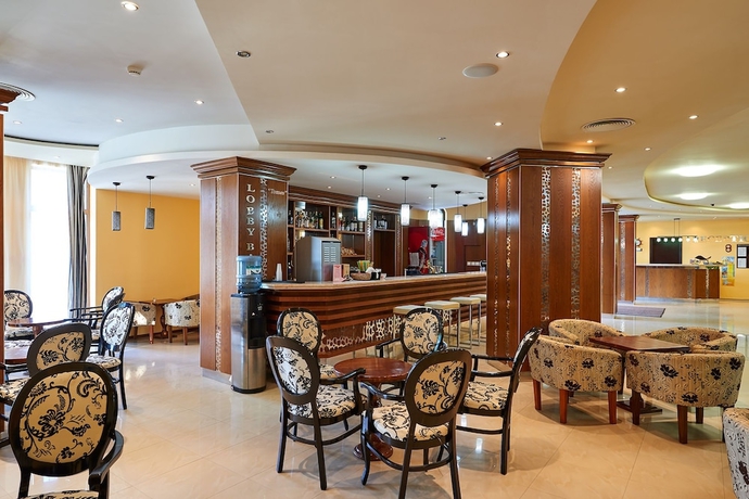 Imagen del bar/restaurante del Hotel Oasis Del Mare. Foto 2