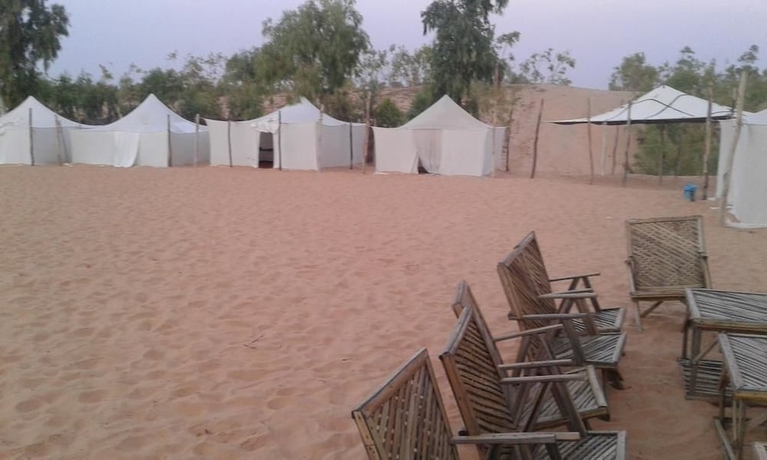 Imagen del bar/restaurante del Hotel Oasis Du D&eacute;sert. Foto 6