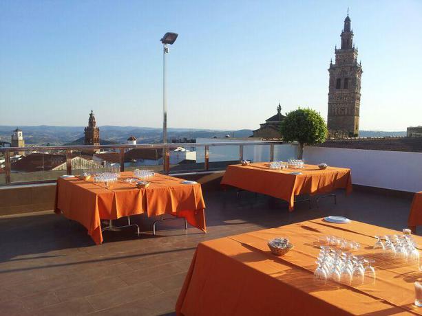 Imagen general del Hotel Oasis Familiar. Foto 4