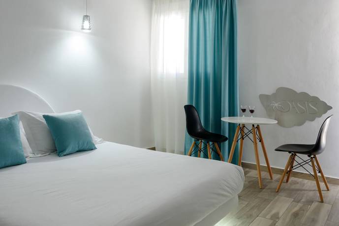 Imagen de la habitación del Hotel Oasis, Fira. Foto 6