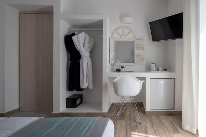 Imagen de la habitación del Hotel Oasis, Fira. Foto 10