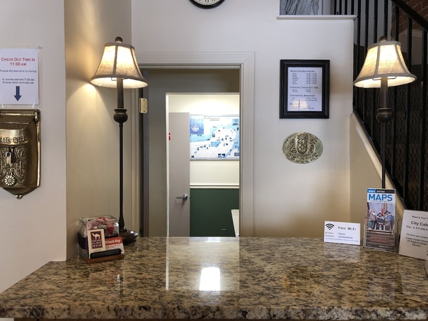 Imagen de los interiores del Hotel Oasis Guest House, Boston. Foto 17