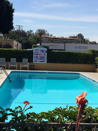 Imagen de la piscina del Hotel Oasis Inn and Suites. Foto 19