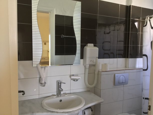 Imagen de la habitación del Hotel Oasis, Kalo Nero. Foto 8