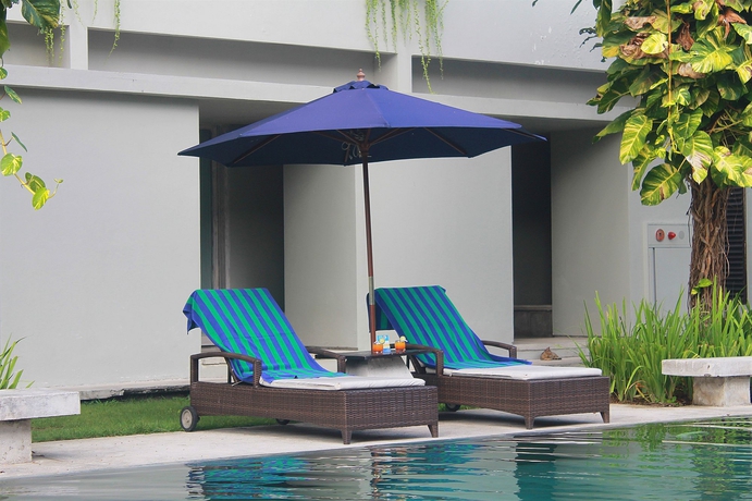 Imagen de la piscina del Hotel Oasis Kuta. Foto 12
