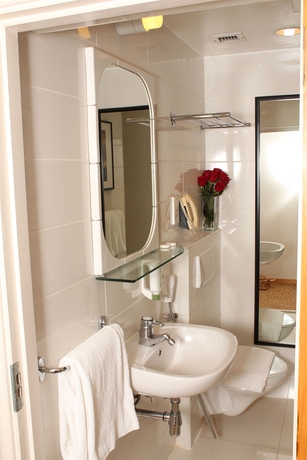 Imagen de la habitación del Hotel Oasis Kuwait. Foto 6