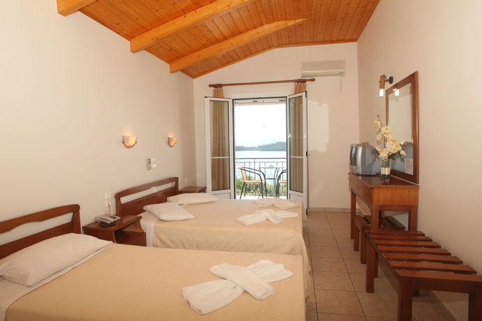 Imagen general del Hotel Oasis, Léucade. Foto 3