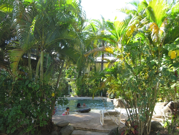 Imagen de la piscina del Hotel Oasis, Nadi. Foto 15