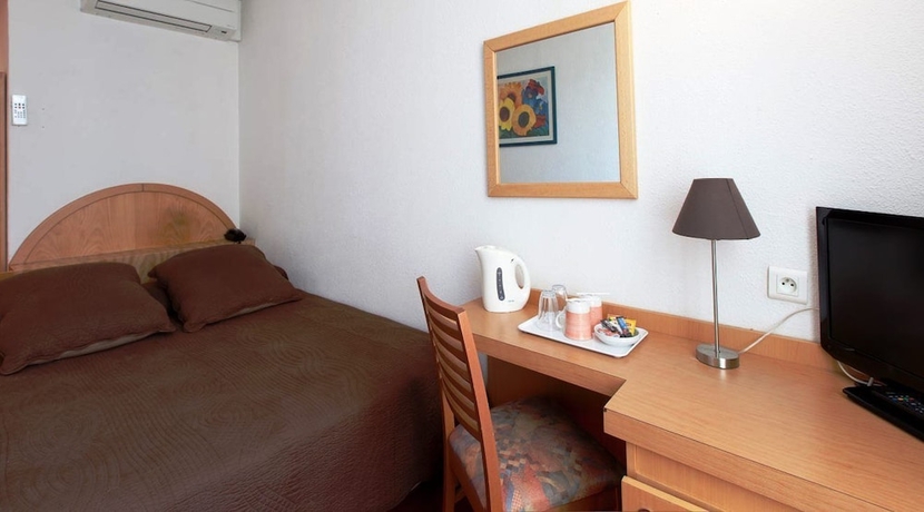 Imagen de la habitación del Hotel Oasis, Niza. Foto 5