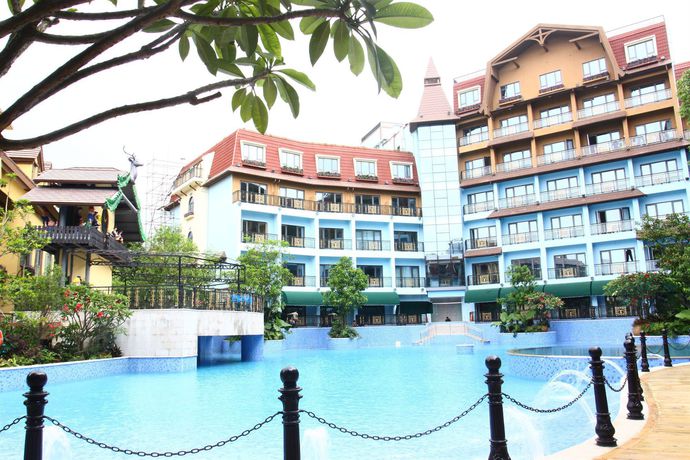 Imagen de la piscina del Hotel Oasis O City Shenzhen. Foto 16