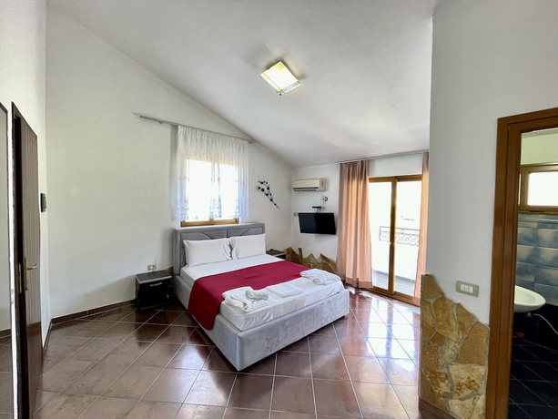 Imagen de la habitación del Hotel Oasis, Orikum. Foto 3