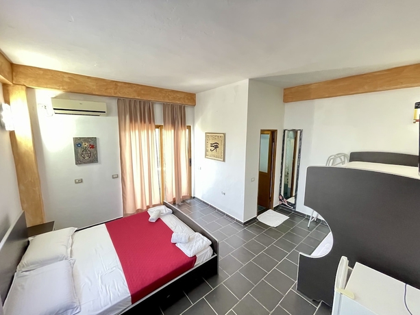 Imagen de la habitación del Hotel Oasis, Orikum. Foto 4