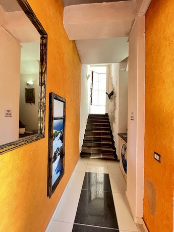 Imagen de los interiores del Hotel Oasis, Orikum. Foto 15