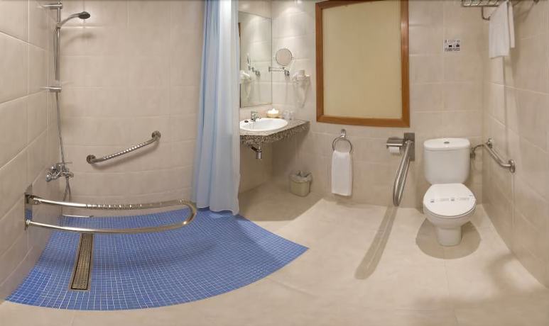 Imagen de la habitación del Hotel Oasis Park Junior Suites. Foto 3