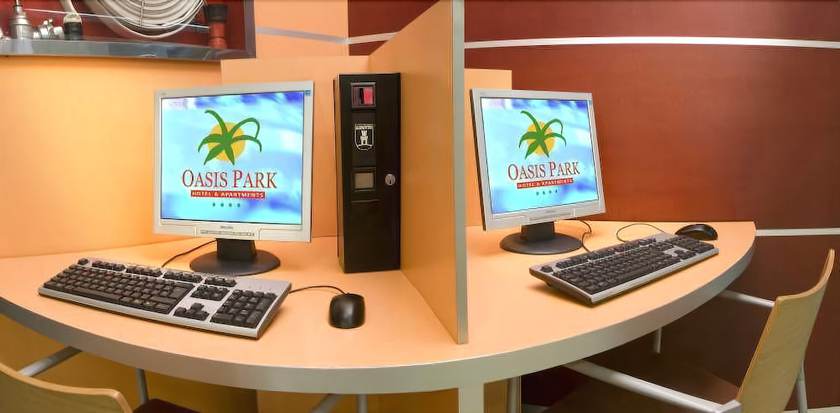 Imagen de los interiores del Hotel Oasis Park Junior Suites. Foto 14