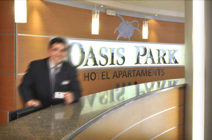 Imagen de los interiores del Hotel Oasis Park Junior Suites. Foto 15