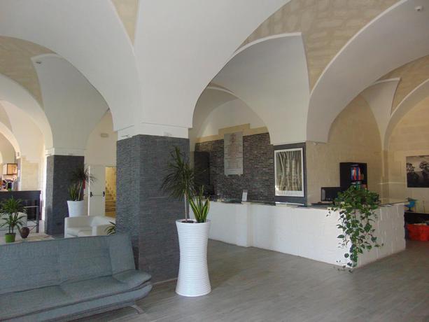 Imagen de los interiores del Hotel Oasis Park, MAGLIE. Foto 8