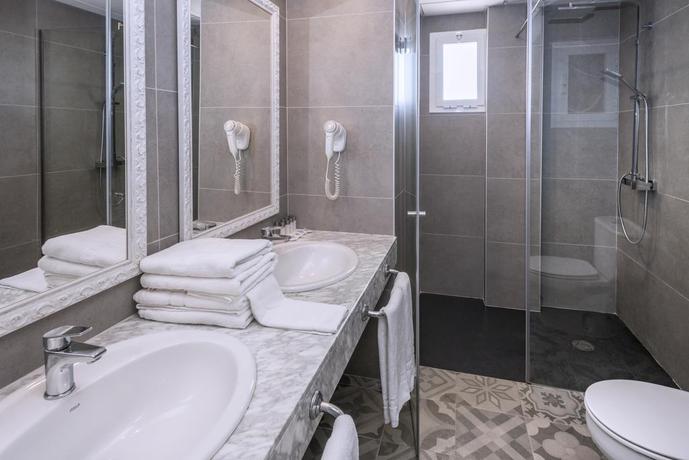 Imagen de la habitación del Hotel Oasis Park Splash. Foto 5