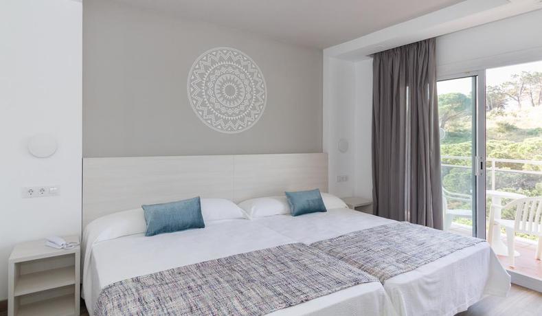 Imagen de la habitación del Hotel Oasis Park Splash. Foto 11