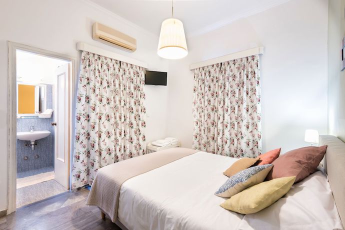 Imagen de la habitación del Hotel Oasis, Paros Ciudad. Foto 2