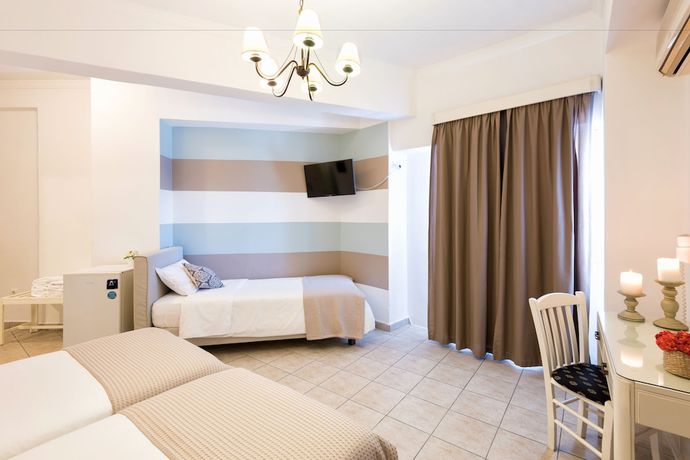 Imagen de la habitación del Hotel Oasis, Paros Ciudad. Foto 6