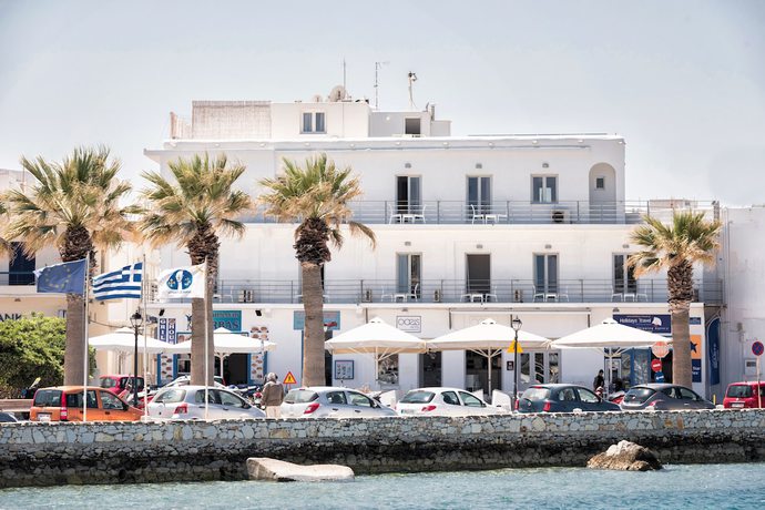 Imagen general del Hotel Oasis, Paros Ciudad. Foto 1