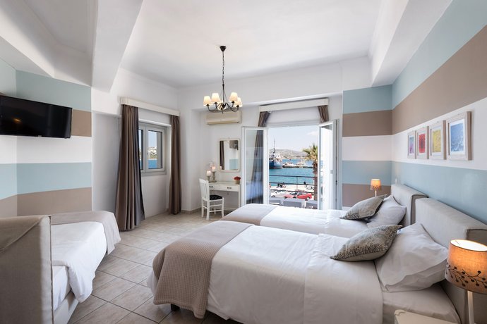 Imagen de la habitación del Hotel Oasis, Paros Ciudad. Foto 14