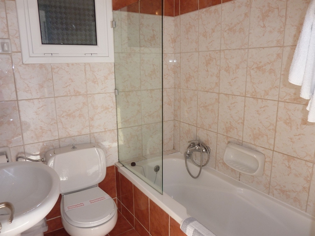 Imagen de la habitación del Hotel Oasis, Pikoulatika. Foto 3