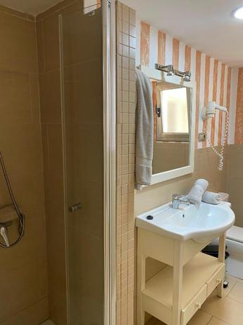 Imagen de la habitación del Hotel Oasis Playa Maspalomas. Foto 5