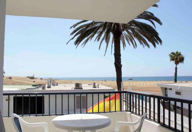 Imagen de los exteriores del Hotel Oasis Playa Maspalomas. Foto 10