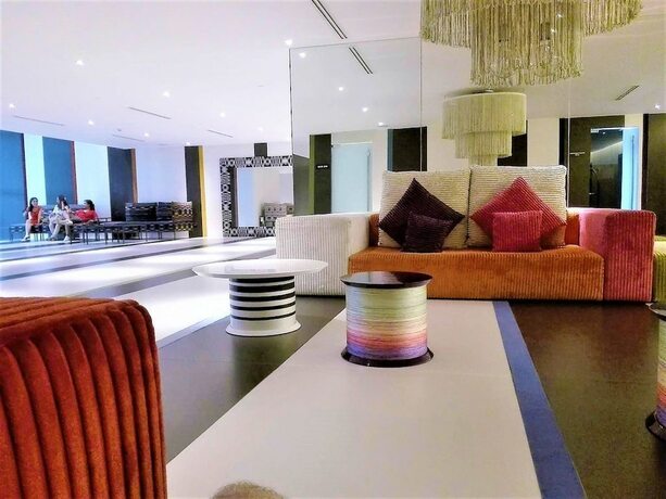 Imagen general del Hotel Oasis Regency at Acqua Livingstone near Rockwell. Foto 10