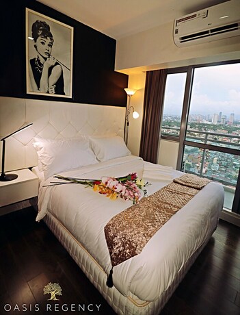 Imagen general del Hotel Oasis Regency at Acqua Livingstone near Rockwell. Foto 1