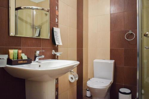 Imagen de la habitación del Hotel Oasis Resort and Spa. Foto 6