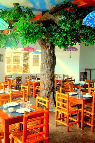 Imagen del bar/restaurante del Hotel Oasis Resort and Spas. Foto 4