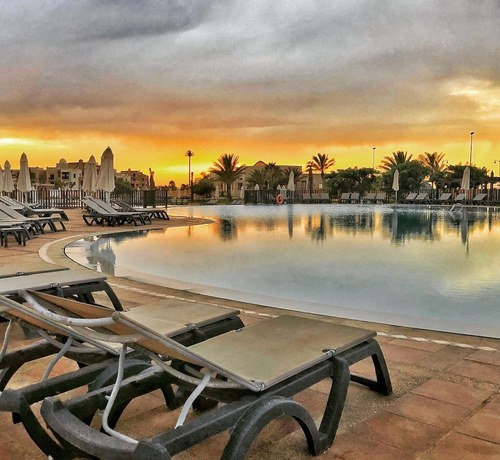 Imagen de la piscina del Hotel Oasis Saidia Palace and Blue Pearl. Foto 13