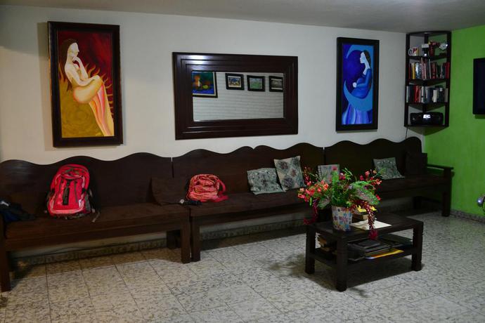 Imagen de los interiores del Hotel Oasis, San Salvador. Foto 13