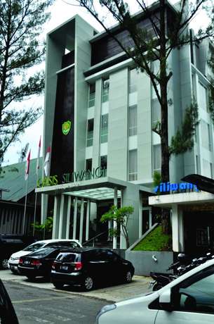 Imagen general del Hotel Oasis Siliwangi Sport. Foto 1