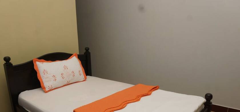 Imagen de la habitación del Hotel Oasis Top. Foto 16