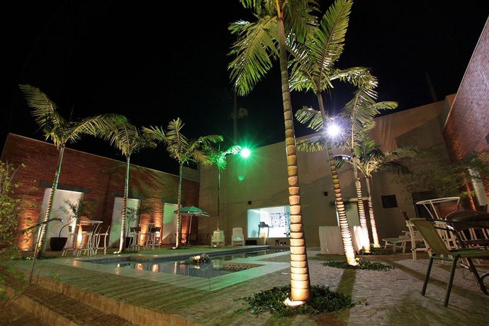 Imagen de la piscina del Hotel Oasis Tower. Foto 12