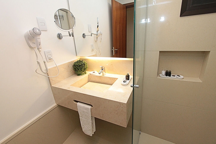 Imagen de la habitación del Hotel Oasis Tower. Foto 7