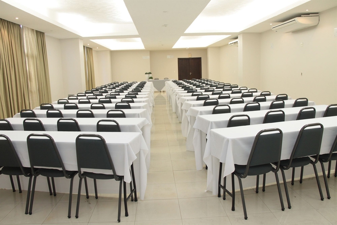 Imagen de los interiores del Hotel Oasis Tower. Foto 10