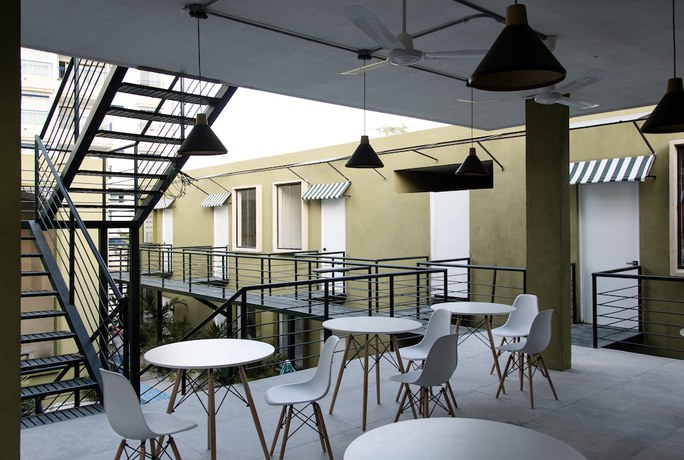 Imagen del bar/restaurante del Hotel Oasis Tropical. Foto 7